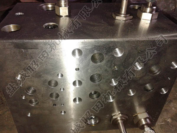 裁断机电磁阀图片